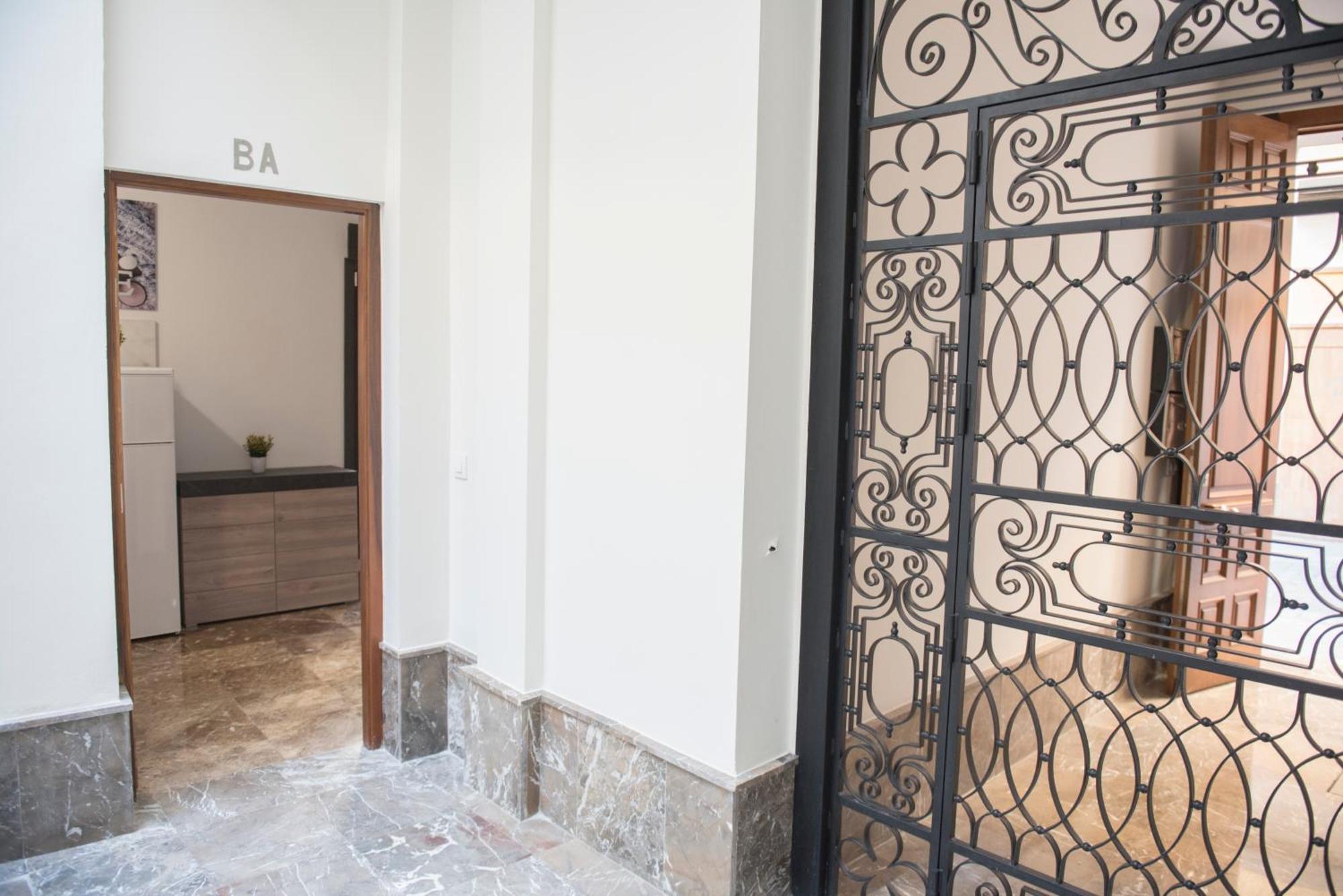 Apartamentos Luxury Puente De Triana Sevilla Exteriér fotografie