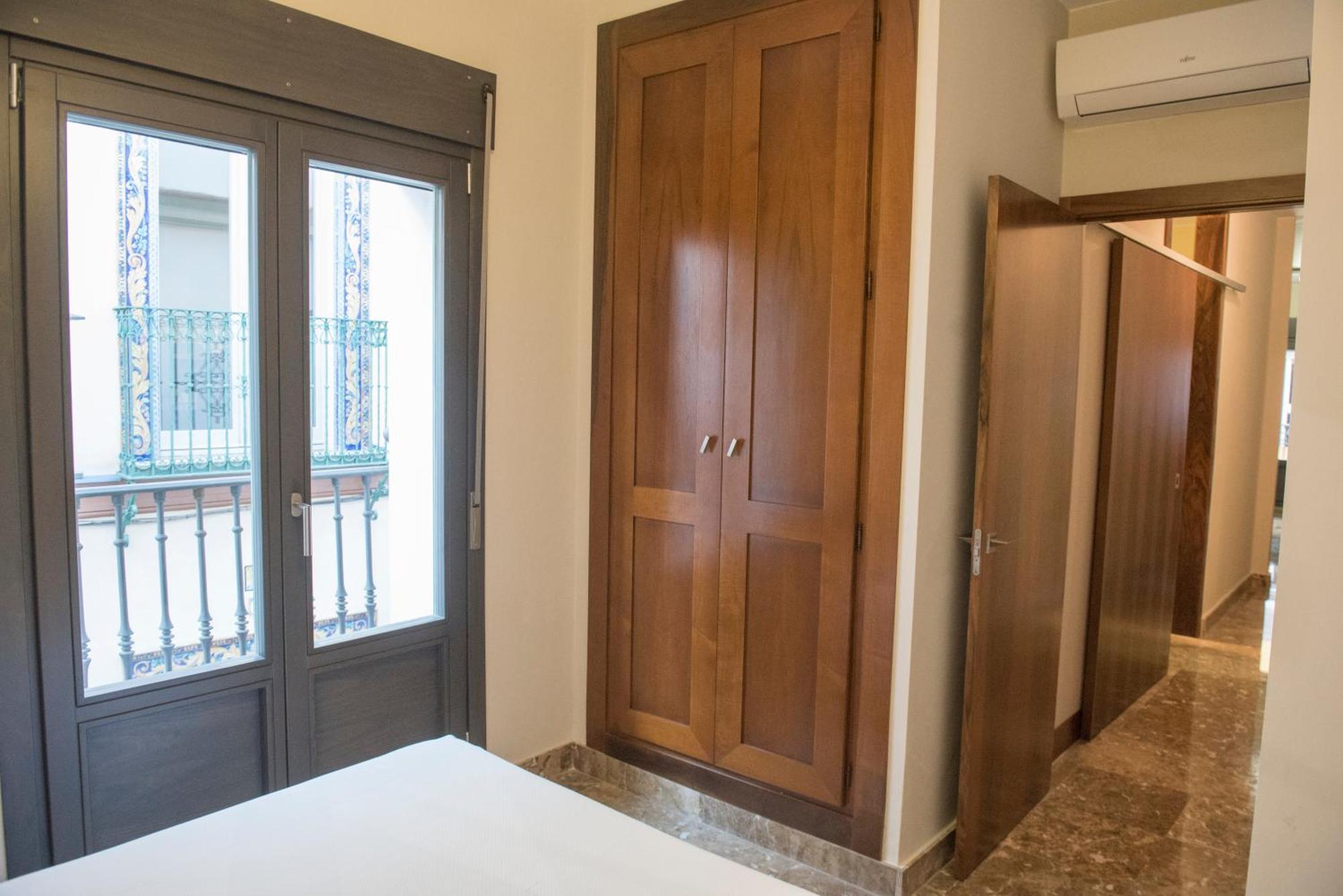 Apartamentos Luxury Puente De Triana Sevilla Exteriér fotografie