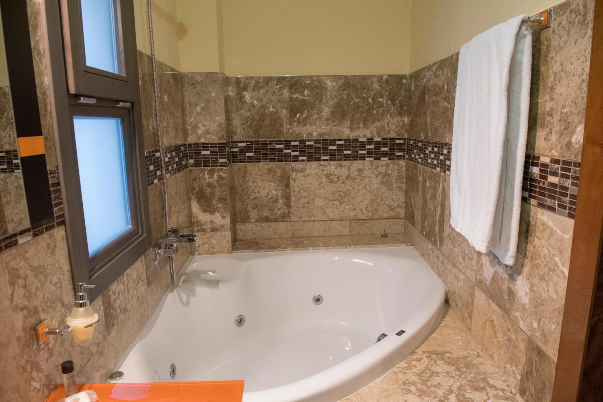 Apartamentos Luxury Puente De Triana Sevilla Exteriér fotografie