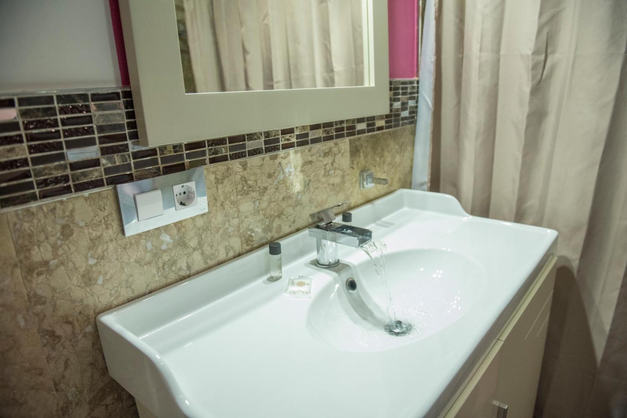 Apartamentos Luxury Puente De Triana Sevilla Exteriér fotografie