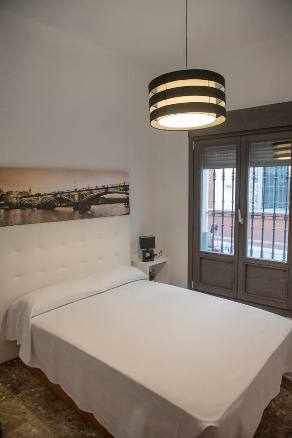 Apartamentos Luxury Puente De Triana Sevilla Exteriér fotografie